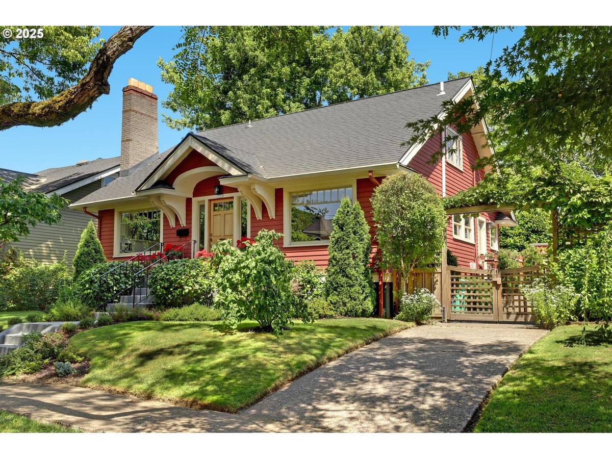 Portland, OR 97202,1351 SE FLAVEL ST