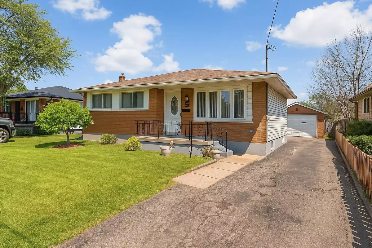 St. Catharines, ON L2P 2G1,5 Ashford PL