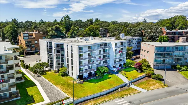 Oak Bay, BC V8S 2N8,1450 Beach Dr #504