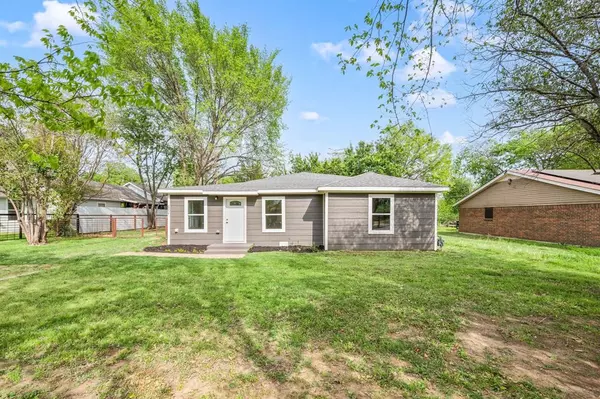 4921 Flamingo Road, Fort Worth, TX 76119