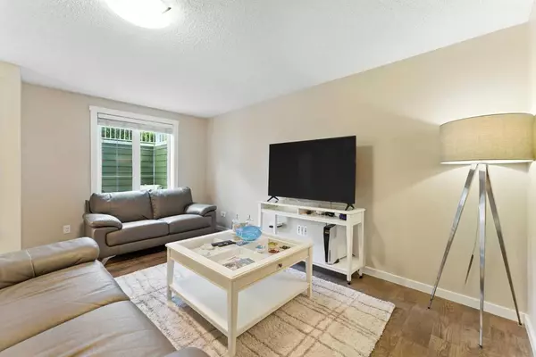 Calgary, AB T3M2A3,927 Auburn Bay CIR SE