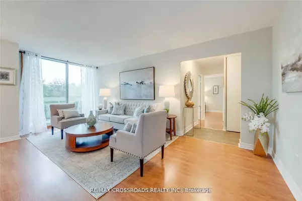 Toronto C11, ON M3C 3A4,20 Edgecliff Golfway #202