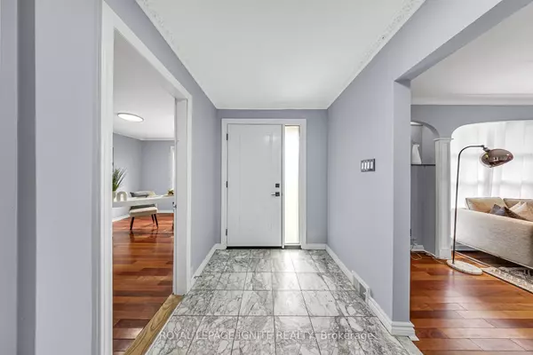 Whitby, ON L1N 5E3,806 Henry ST