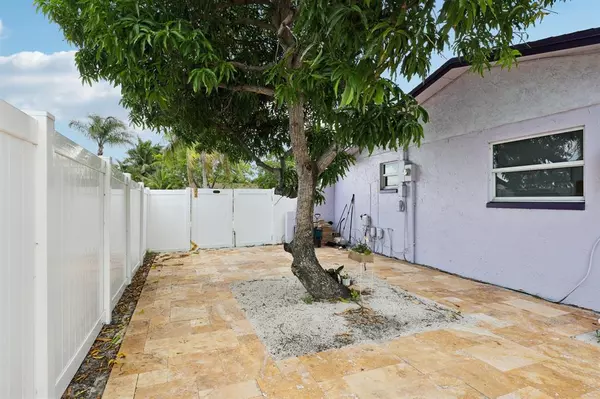 Plantation, FL 33317,6161 SW 15th St