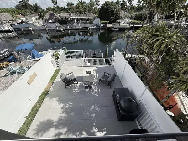 North Miami, FL 33181,2085 NE 123rd St #2085