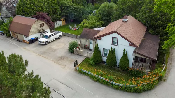 Innisfil, ON L0L 1L0,5 East John ST N