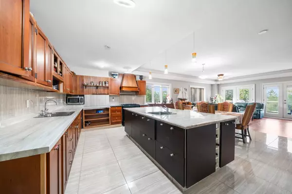 Innisfil, ON L9S 2E1,645 Park RD