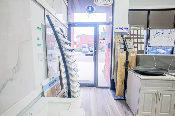 Brampton, ON L6T 5A6,2084 Steeles AVE E #13