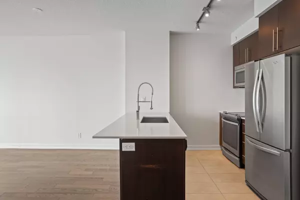 Mississauga, ON L5B 0G3,4011 Brickstone Mews #1706