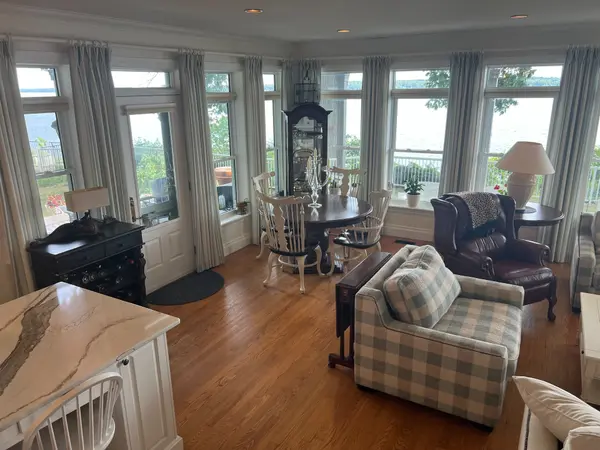 105 Fraser LN, Elizabethtown-kitley, ON K6V 7E2