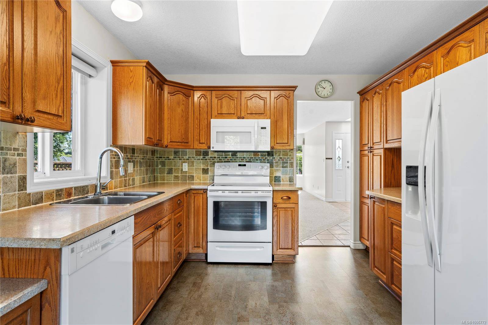 Qualicum Beach, BC V9K 2J4,774 Chartwell Blvd