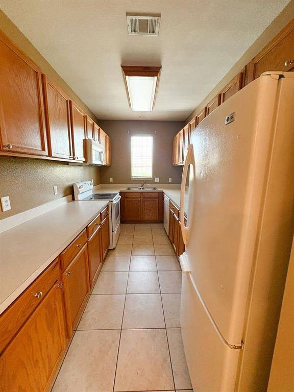 Burleson, TX 76028,905 Walnut Street