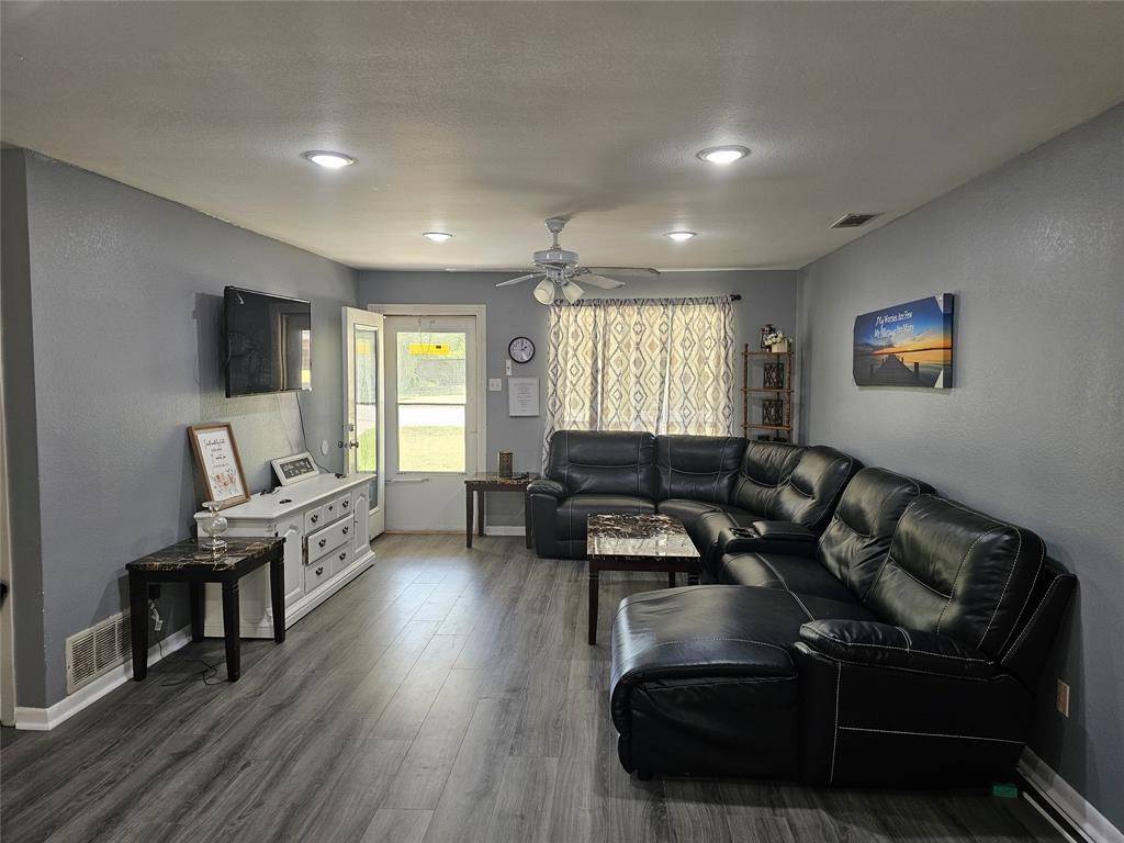Lancaster, TX 75146,208 N Ellis Street