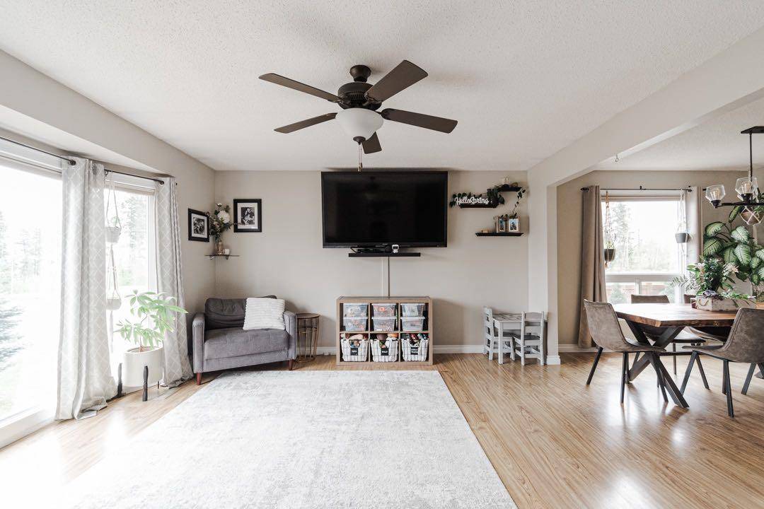 Fort Mcmurray, AB T9H 2W4,101 Robin CRES