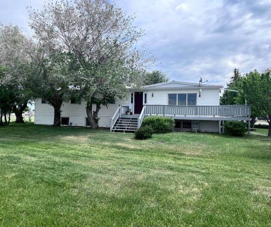 608 9 AVE West, Hanna, AB T0J1P0