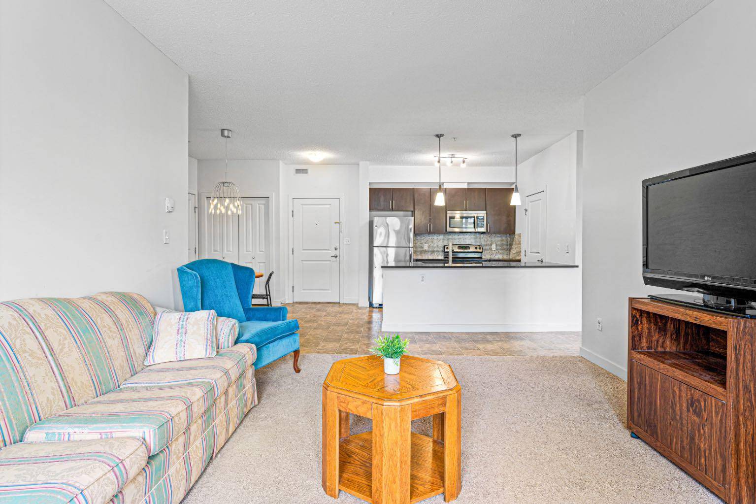 Calgary, AB T2Y 3V1,23 Millrise DR SW #228