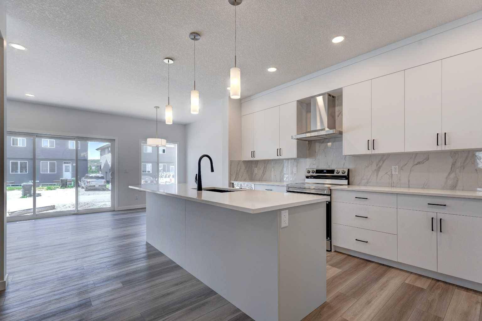 Calgary, AB T2X 5M5,232 Creekstone CIR Southwest