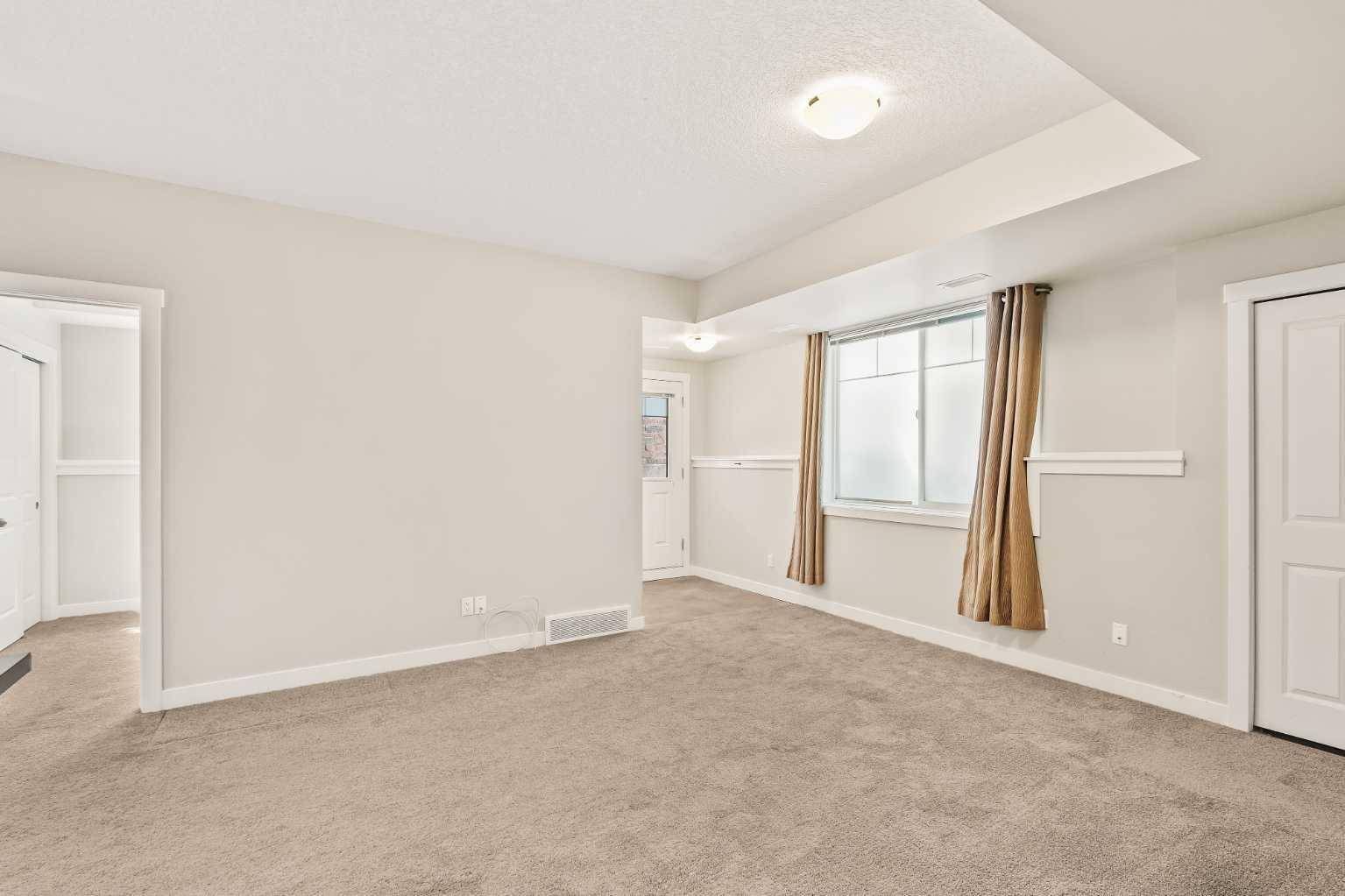 Chestermere, AB T1X0P6,300 Marina DR #212