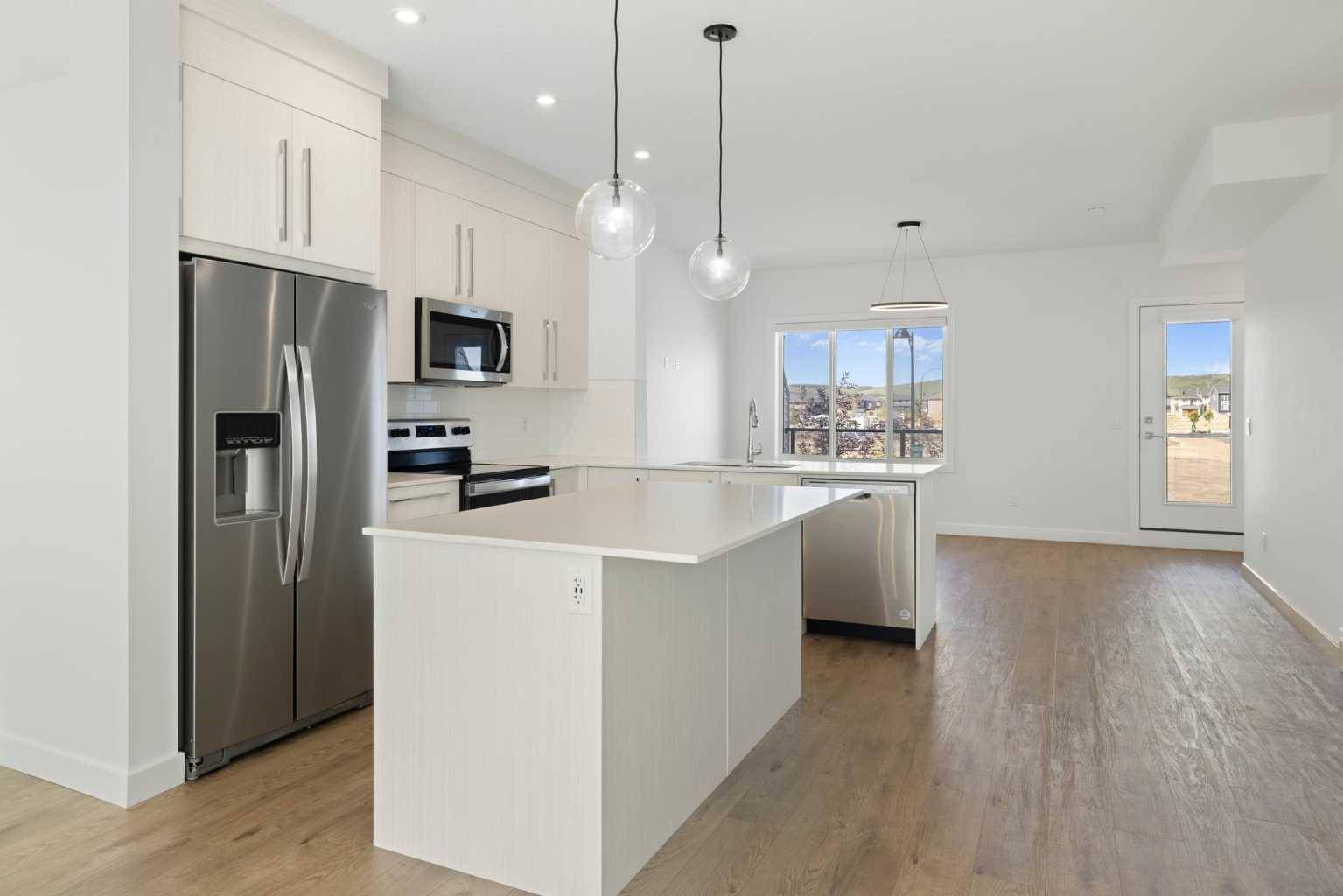 Calgary, AB T0L 0X0,186 Creekstone DR SW