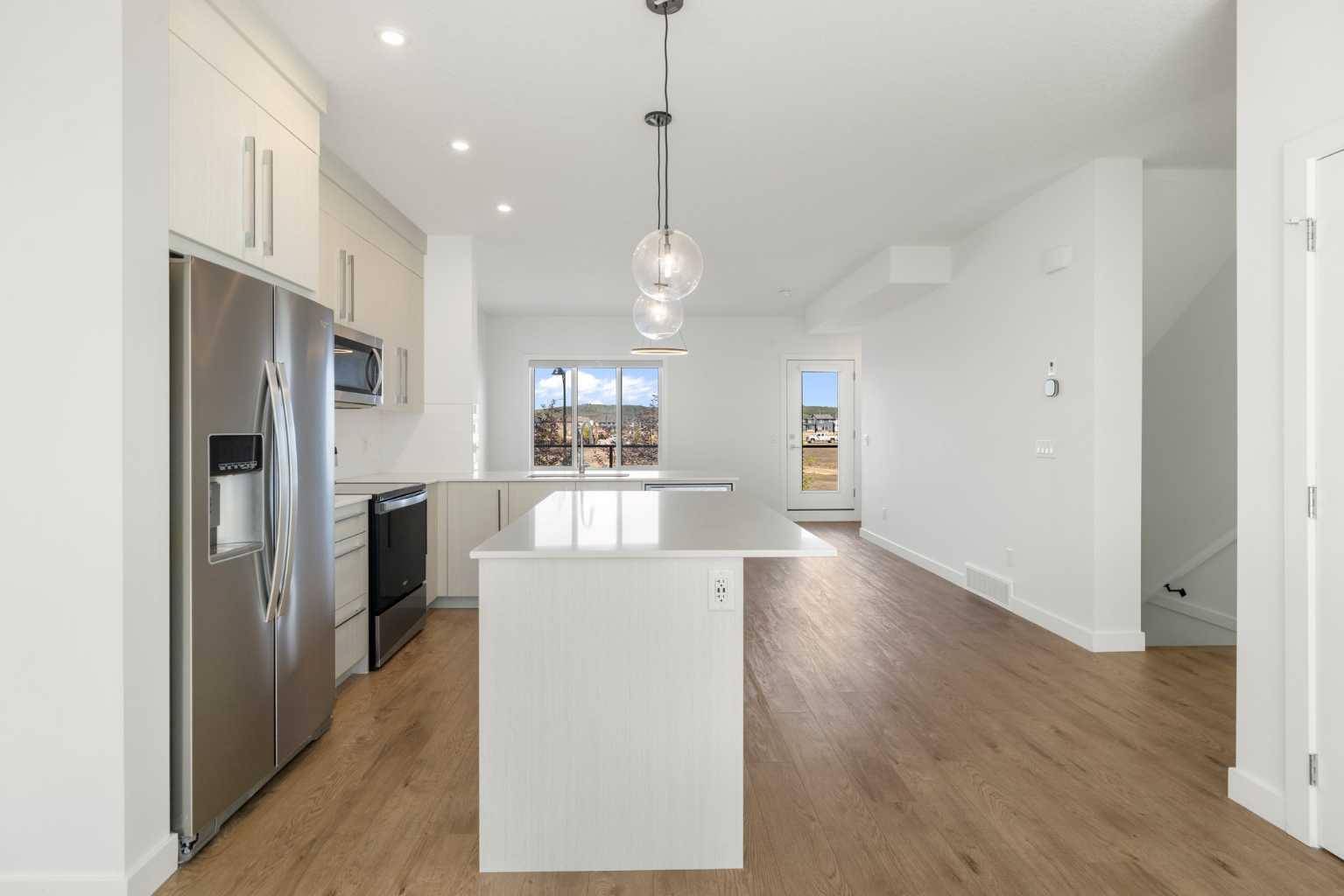 Calgary, AB T0L 0X0,186 Creekstone DR SW