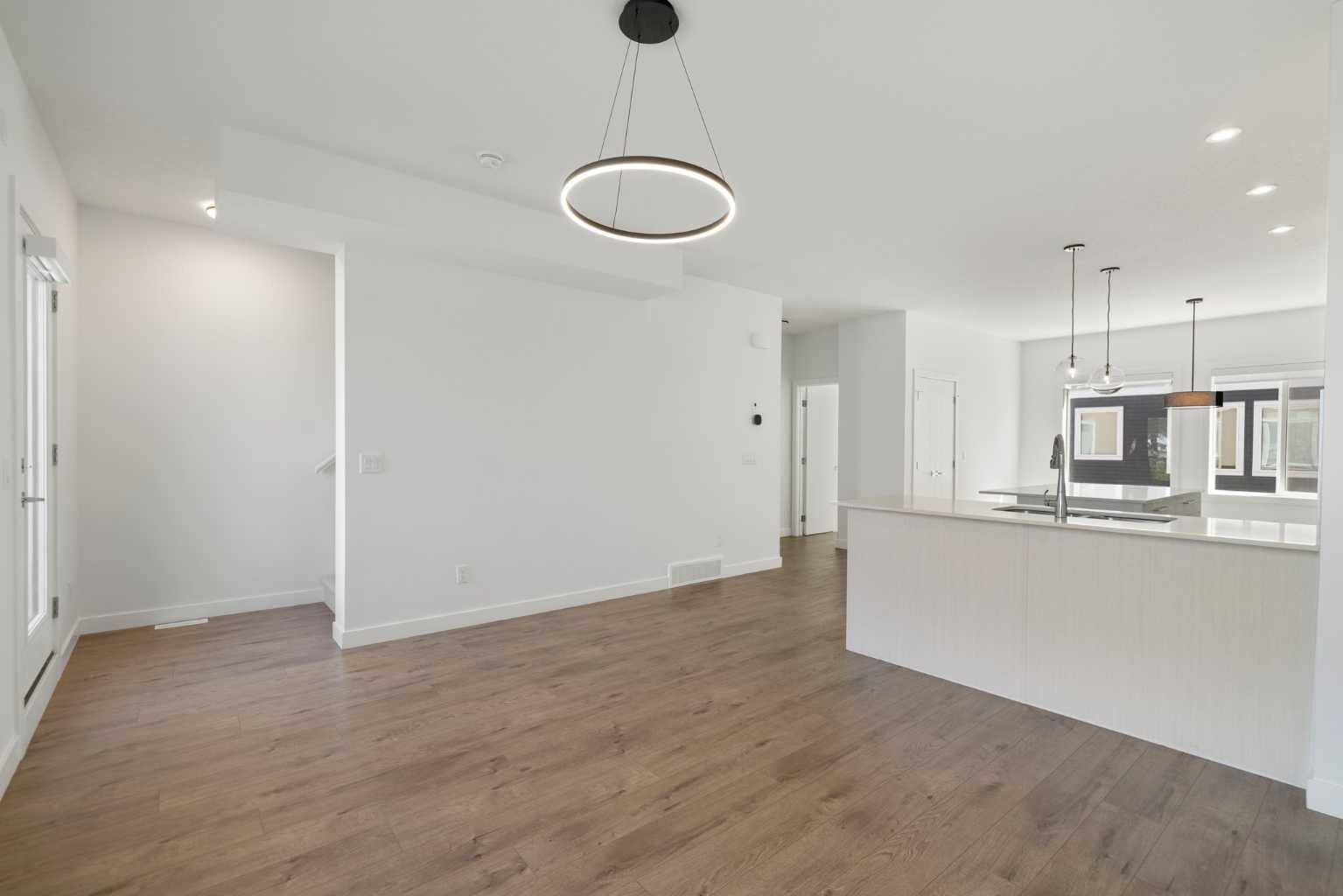 Calgary, AB T0L 0X0,186 Creekstone DR SW