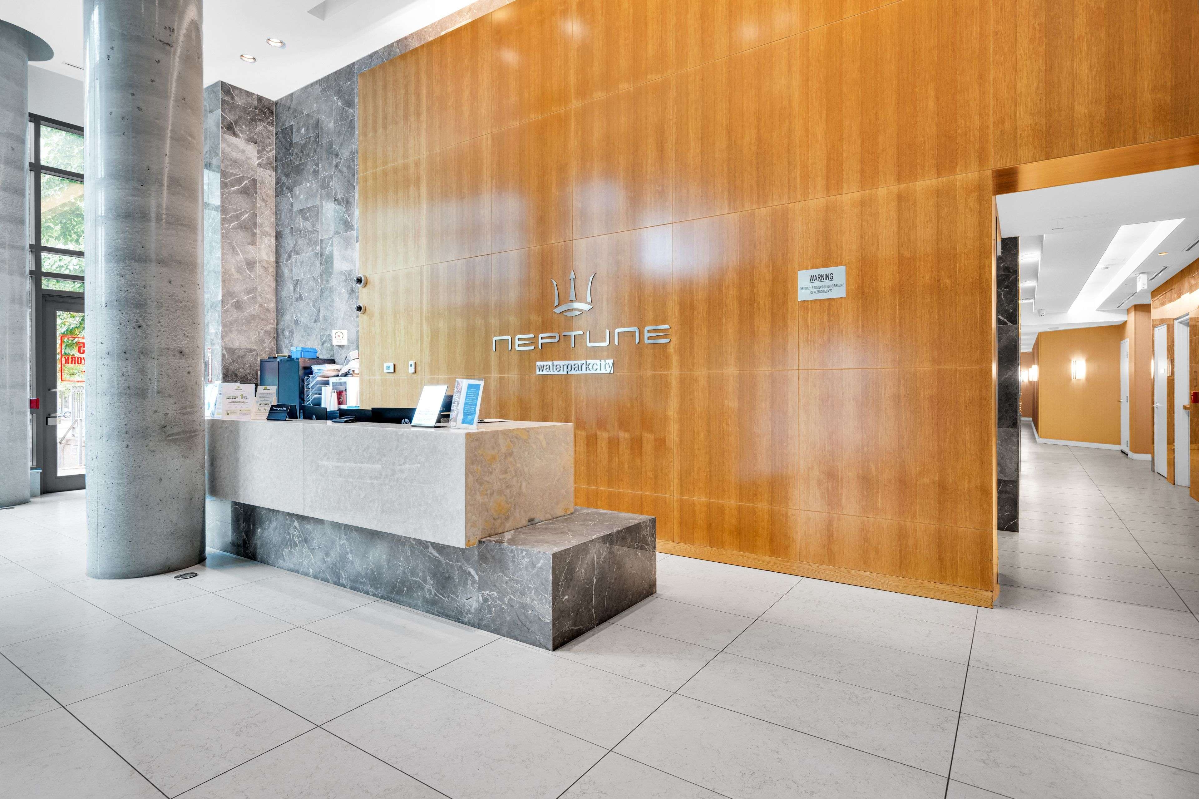 Toronto C01, ON M5V 4A2,215 Fort York BLVD #707