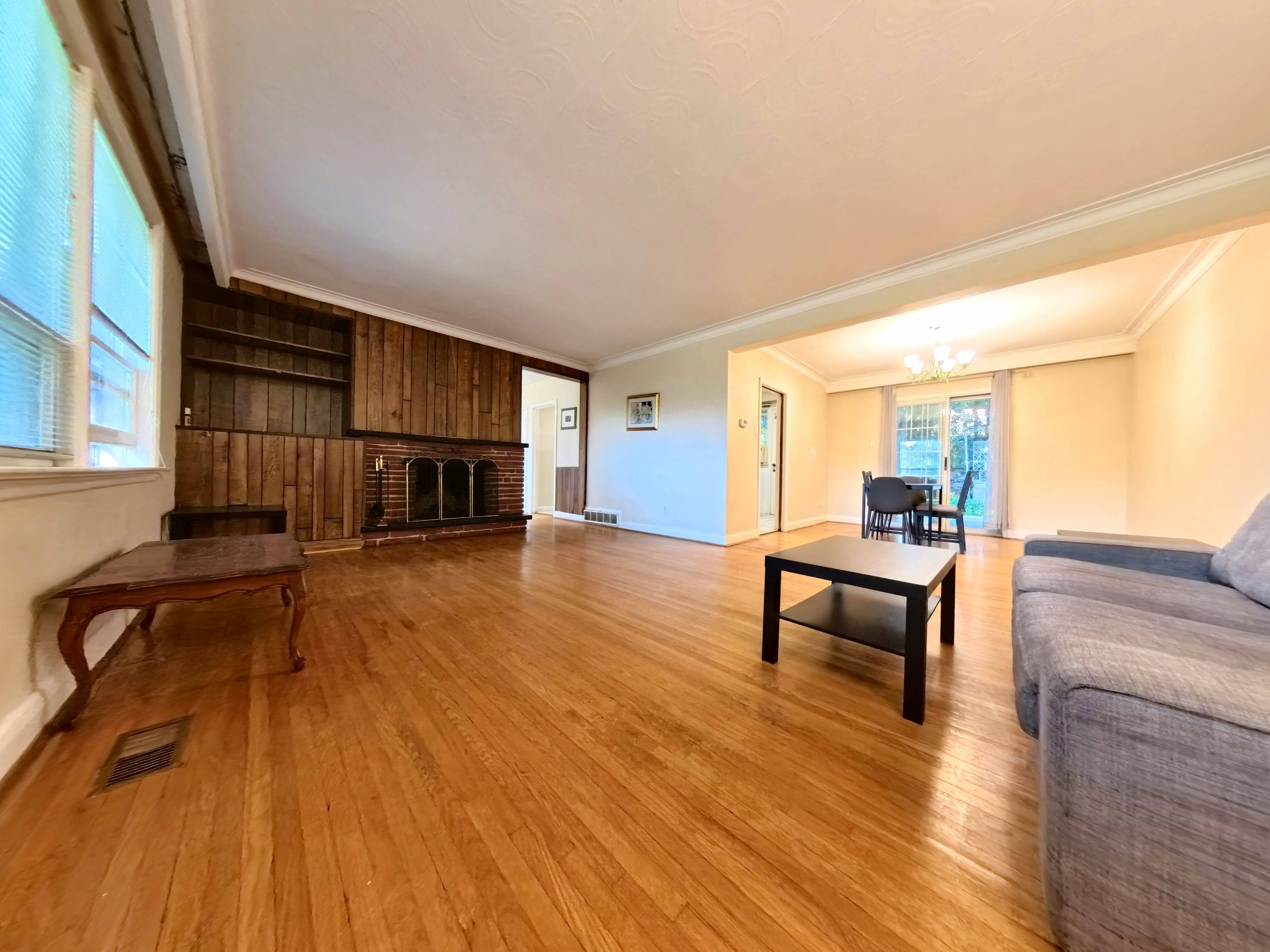 Toronto C14, ON M2M 3Y5,155 Steeles AVE E #Main Fl