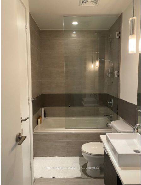 Toronto C01, ON M5V 0K4,8 Charlotte ST #1008