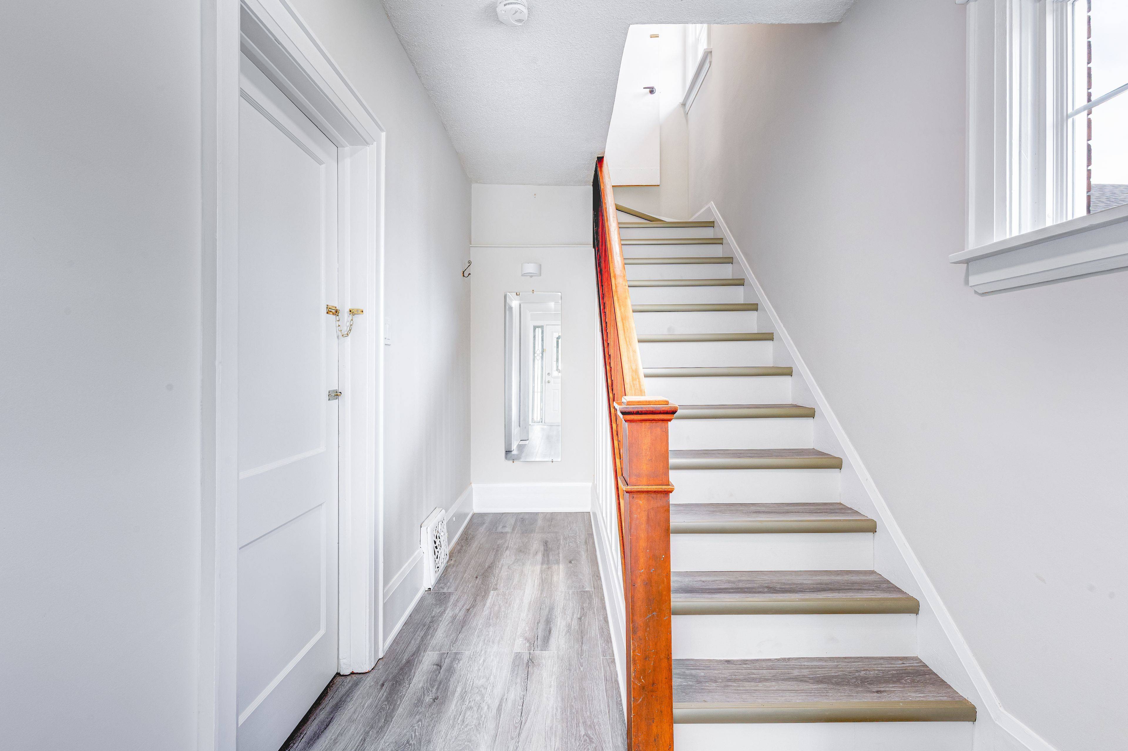 Oshawa, ON L1H 1P7,40 Bruce ST #Unit 1