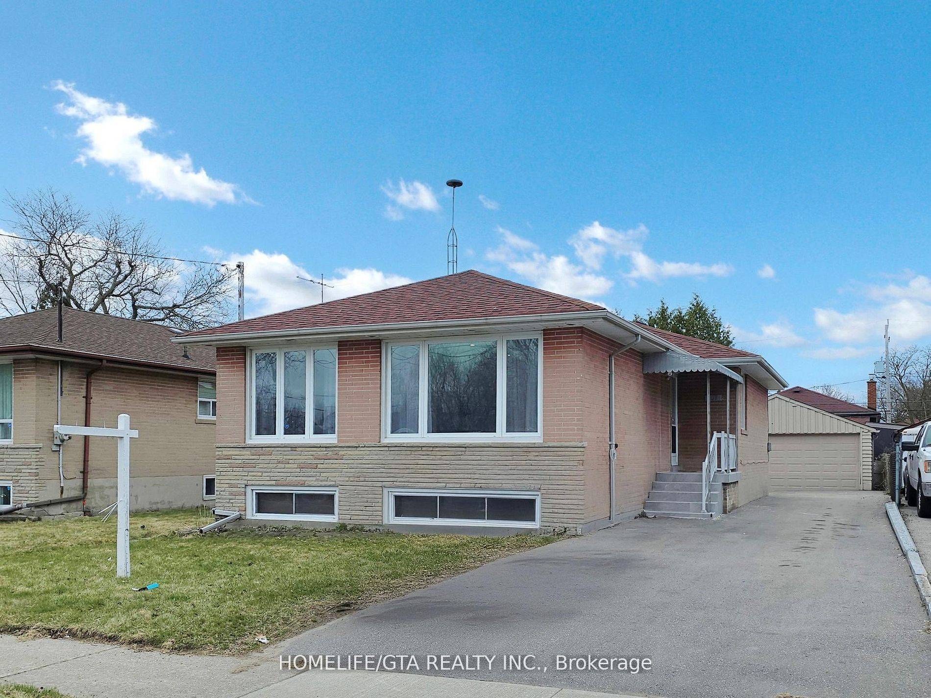 107 Milford Haven DR, Toronto E09, ON M1G 3C9