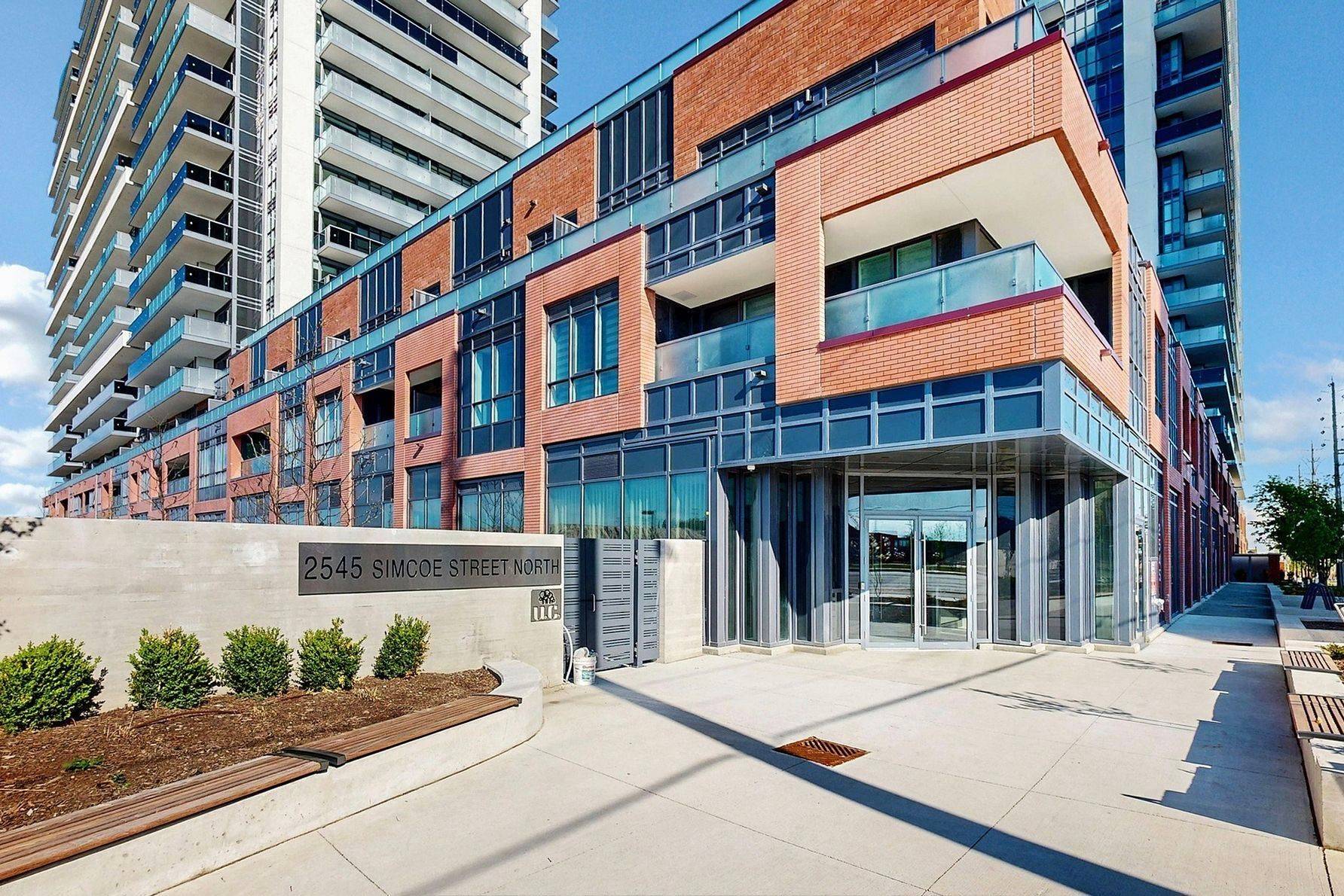 Oshawa, ON L1L 0W3,2545 Simcoe ST N #2111