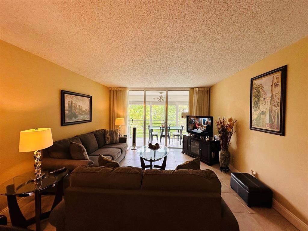 Lauderdale Lakes, FL 33313,3099 NW 48th Ave #253