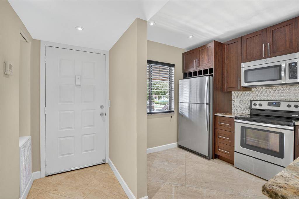 Boca Raton, FL 33433,21954 Tidewater Ter #202