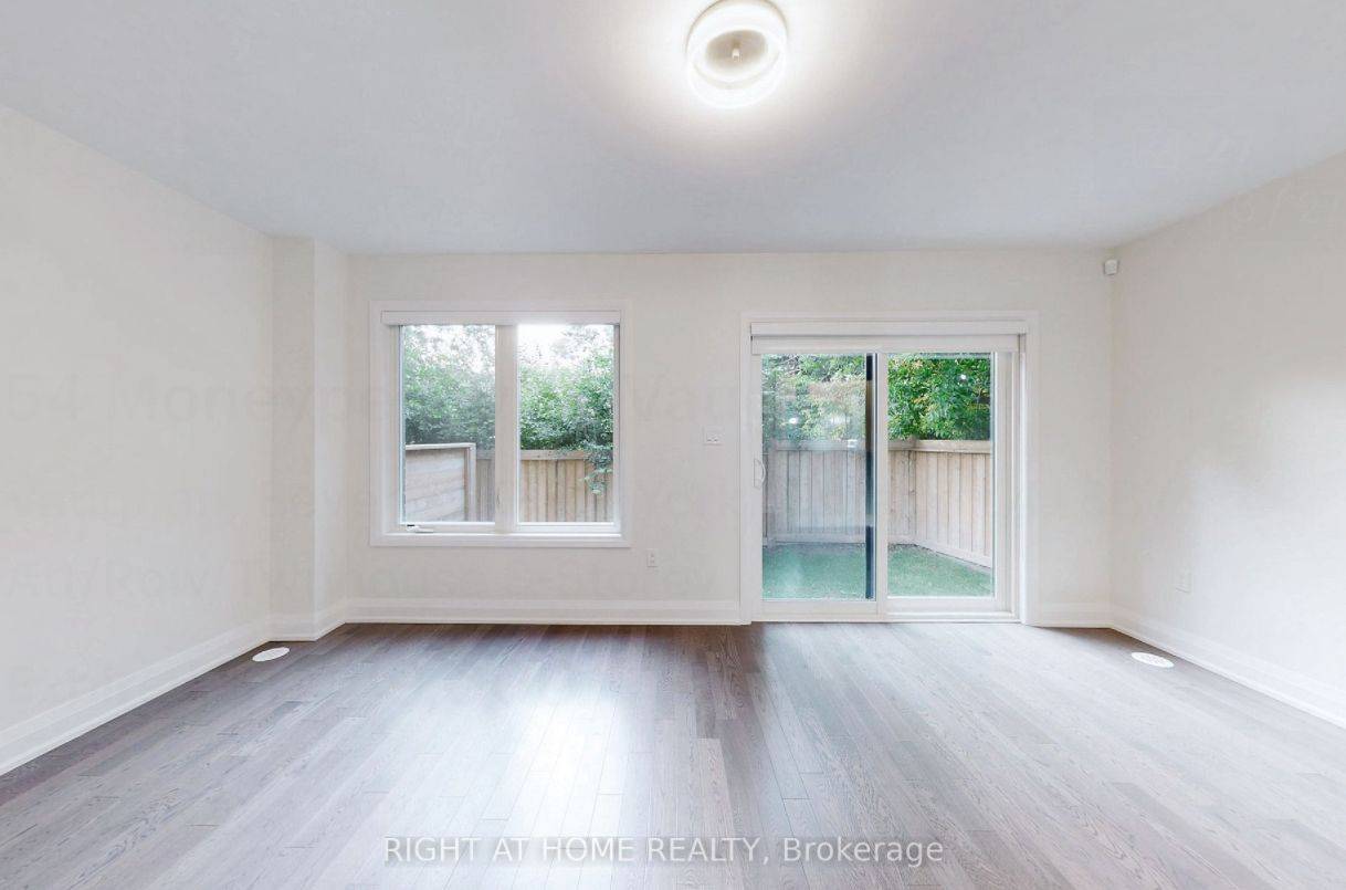 Vaughan, ON L4J 8B7,54 moneypenny PL