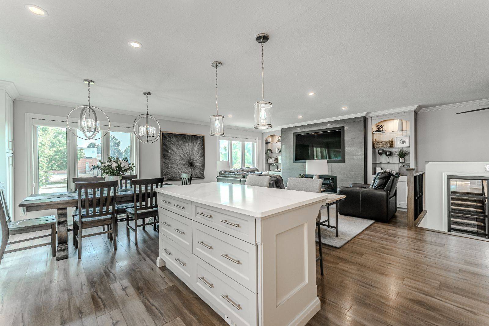 Essa, ON L0M 1B0,93 Sydenham ST