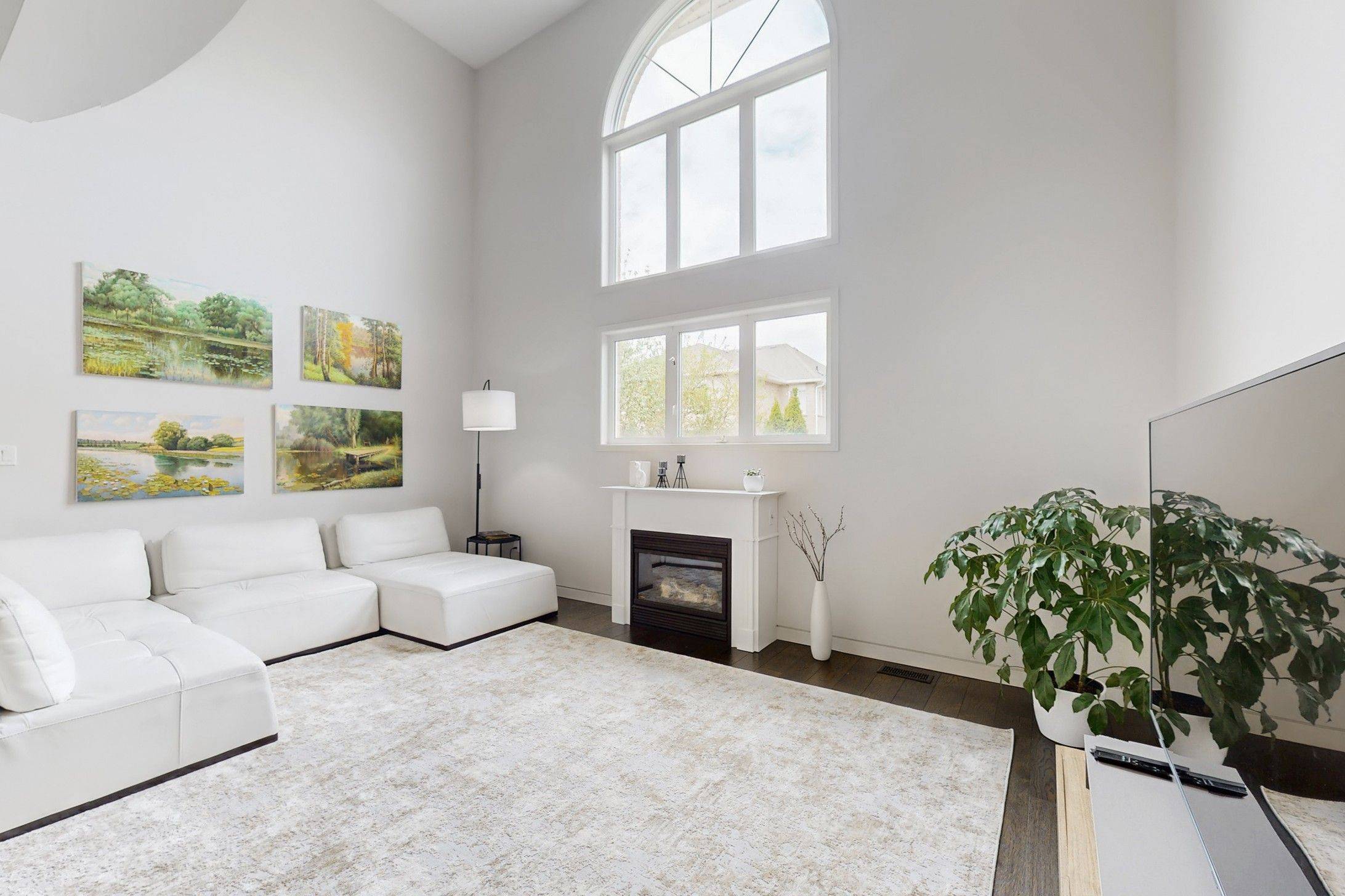 Richmond Hill, ON L4E 4P6,84 Laurier AVE