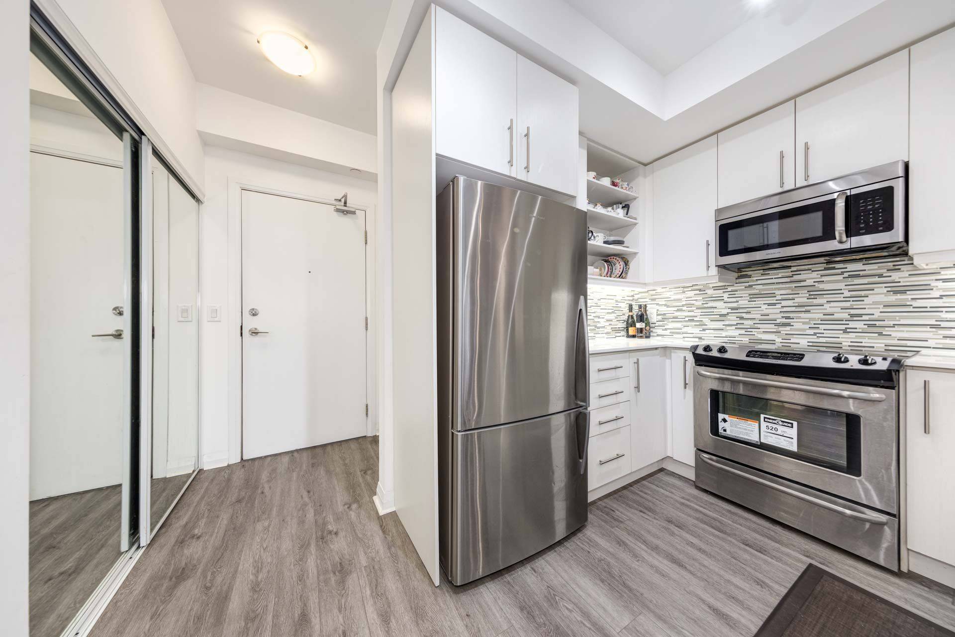 Richmond Hill, ON L4B 0E8,55 Oneida CRES #409