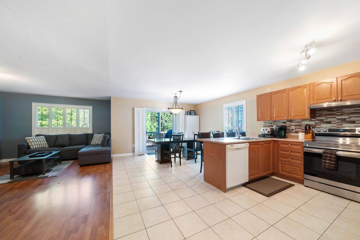 Wasaga Beach, ON L9Z 3C5,15 Rose Valley WAY