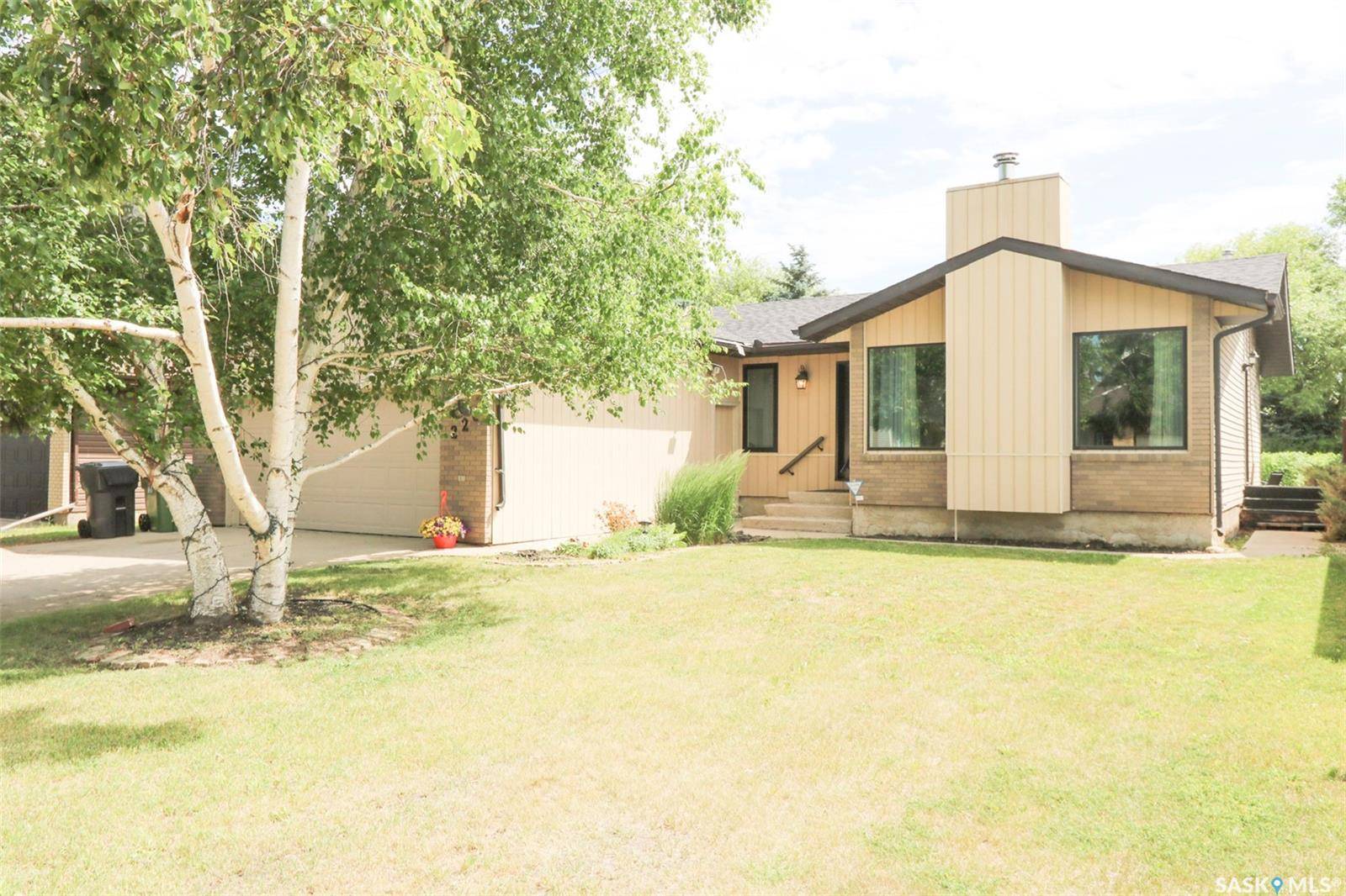 228 Sunset DRIVE S, Yorkton, SK S3N 3R3
