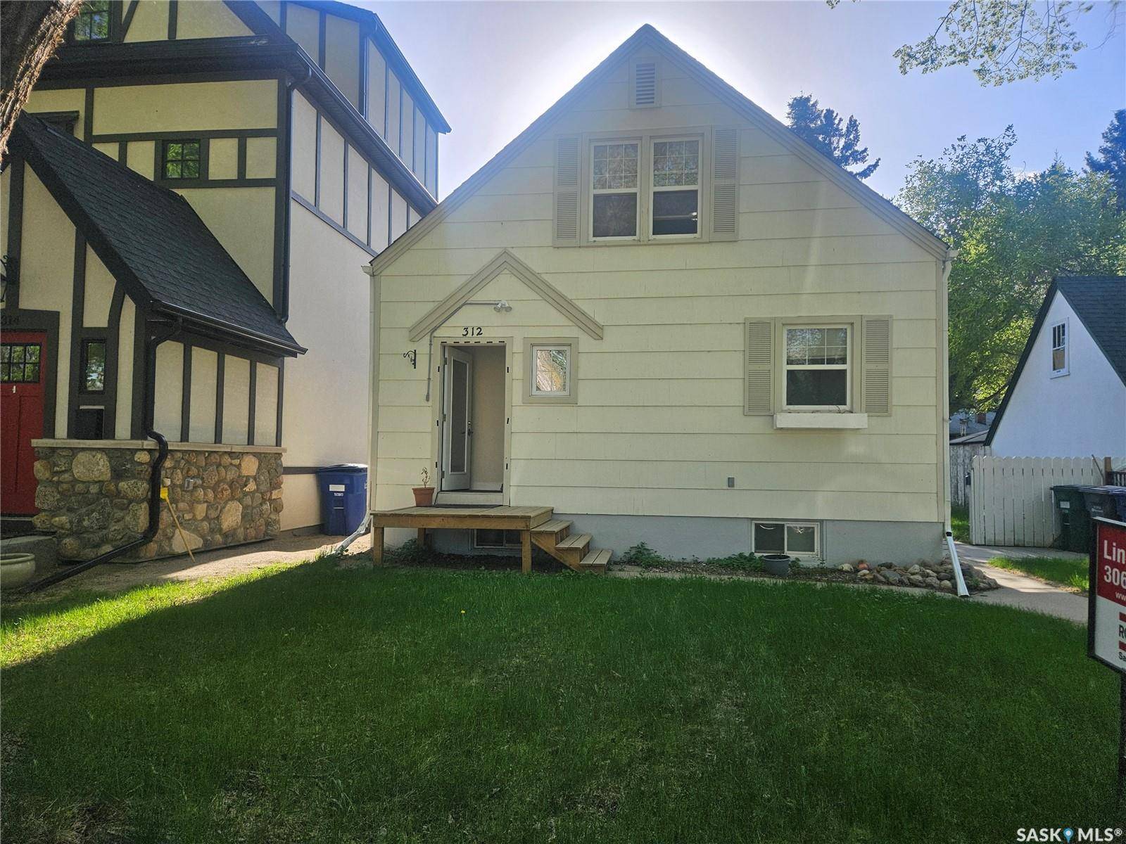 312 McKinnon AVENUE S, Saskatoon, SK S7N 1J6