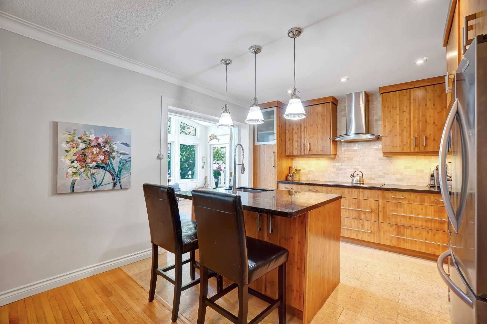 16 Plainsman RD, Mississauga, ON L5N 1C5