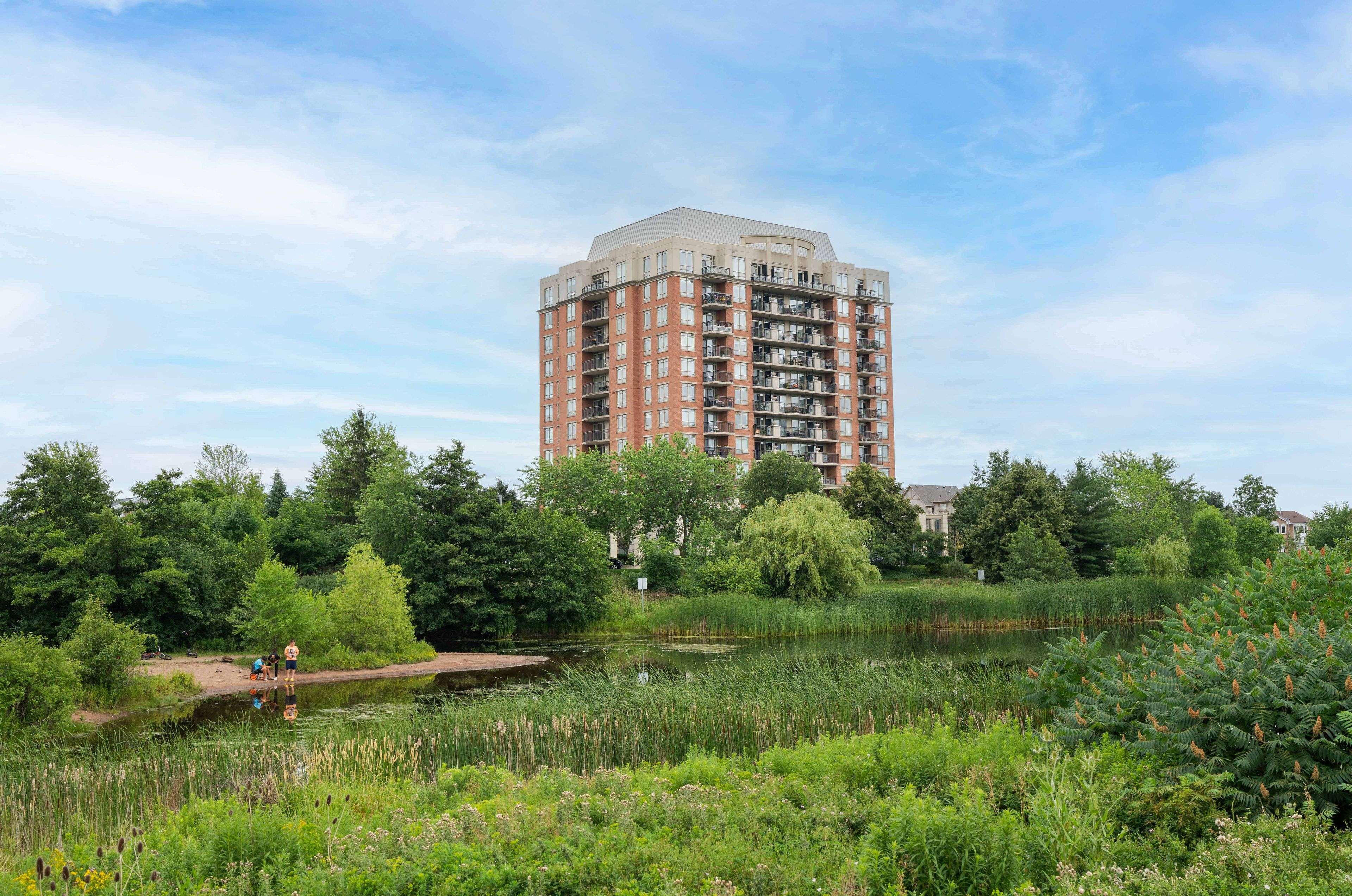 2325 Central Park DR #1112, Oakville, ON L6H 0E2
