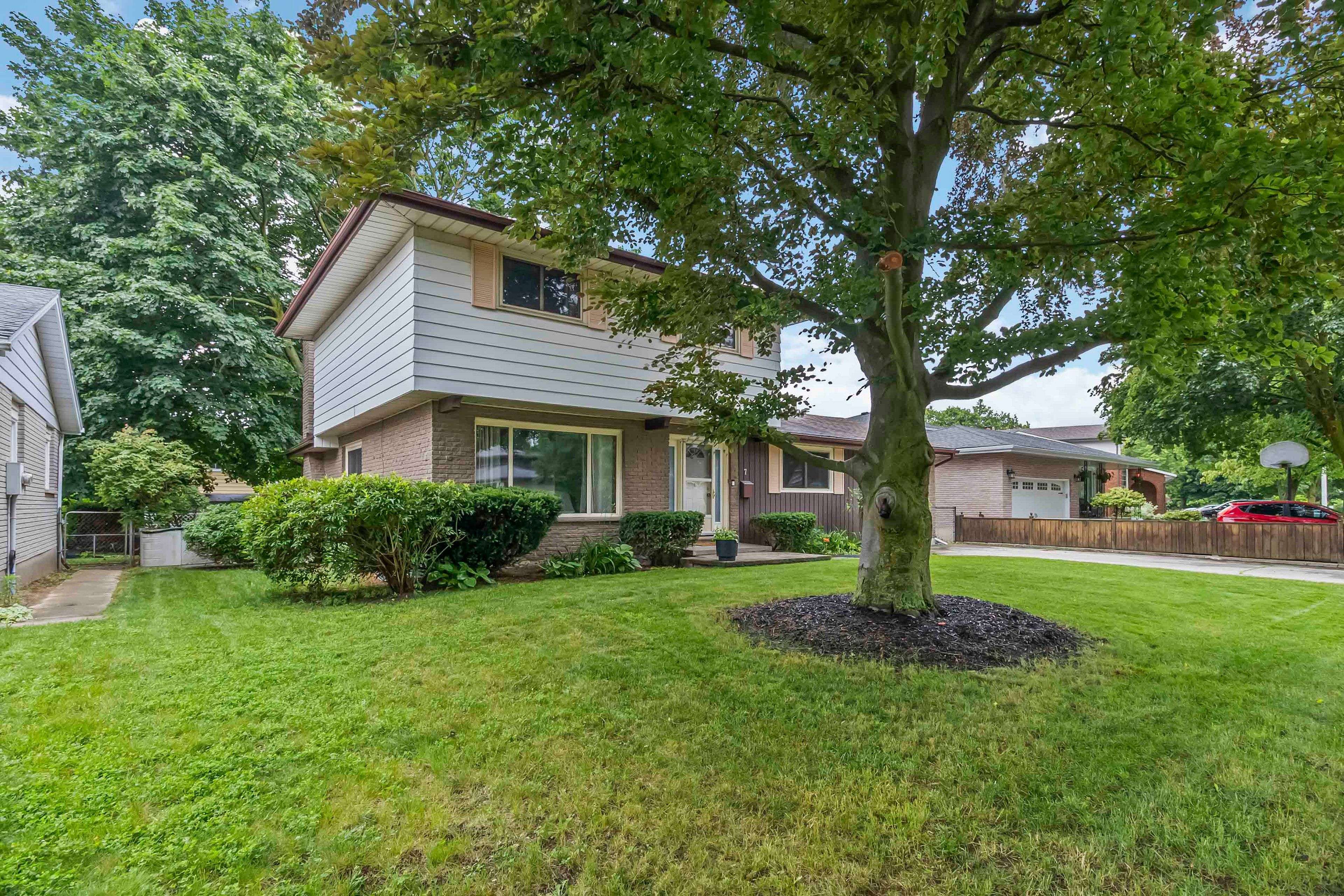 Brantford, ON N3R 1P6,7 Magnolia ST