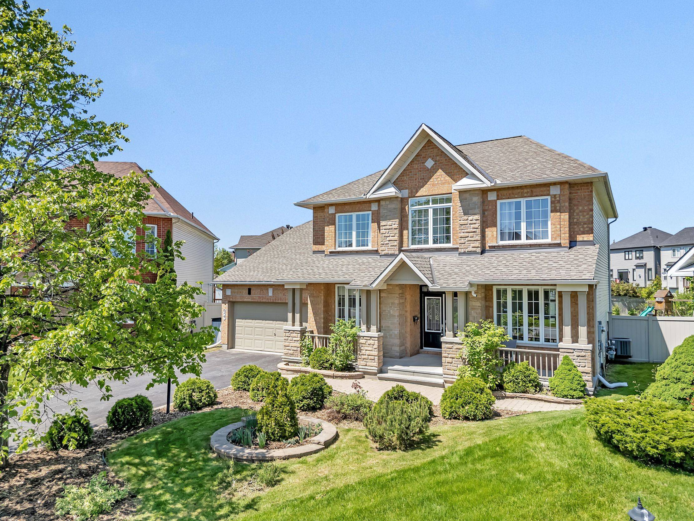 24 Tierney DR, Barrhaven, ON K2J 4T3