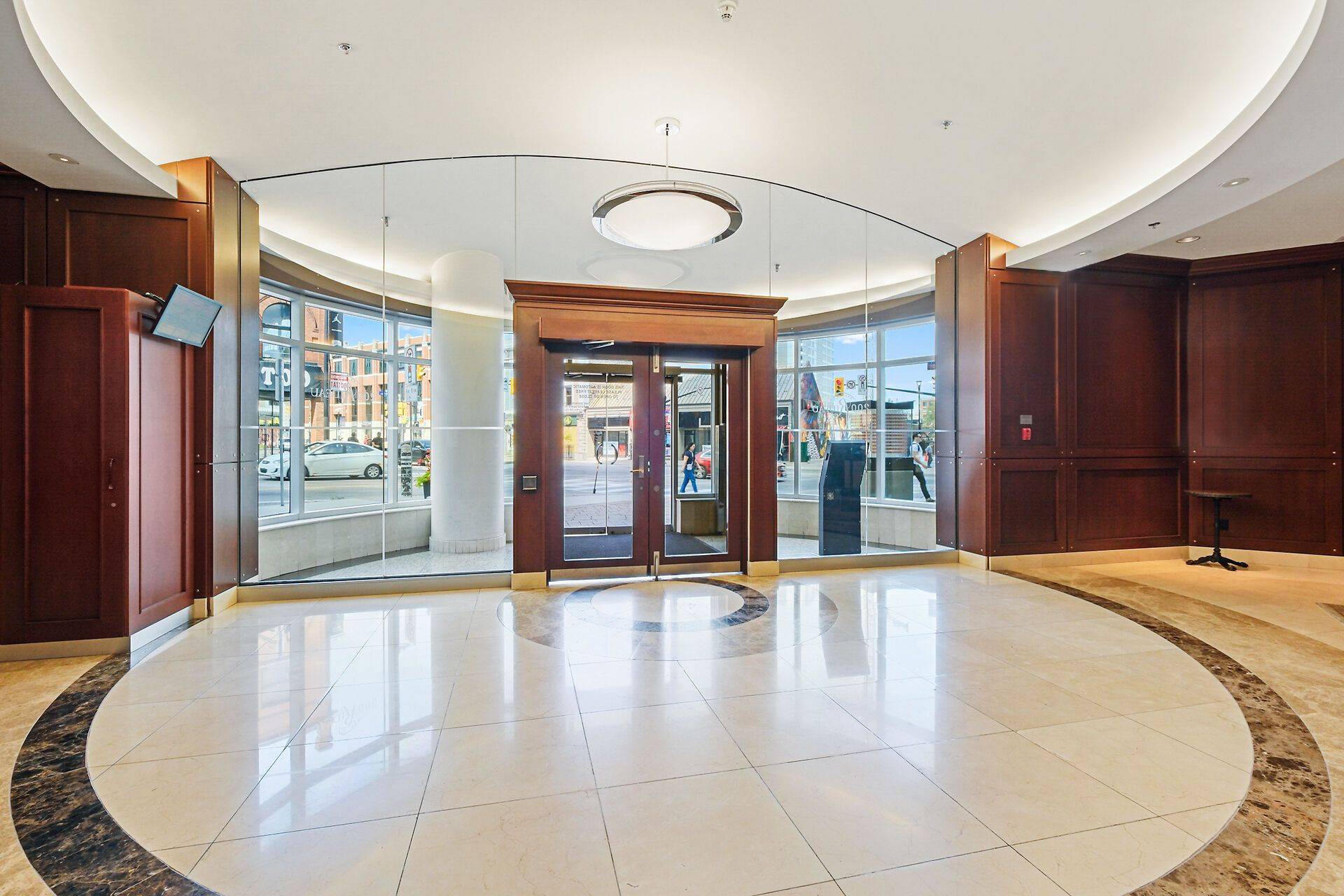 Lower Town - Sandy Hill, ON K1N 5Y1,200 Rideau ST #906