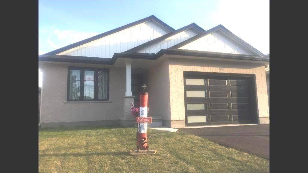 Central Elgin, ON N5L 0B3,258 Hill ST