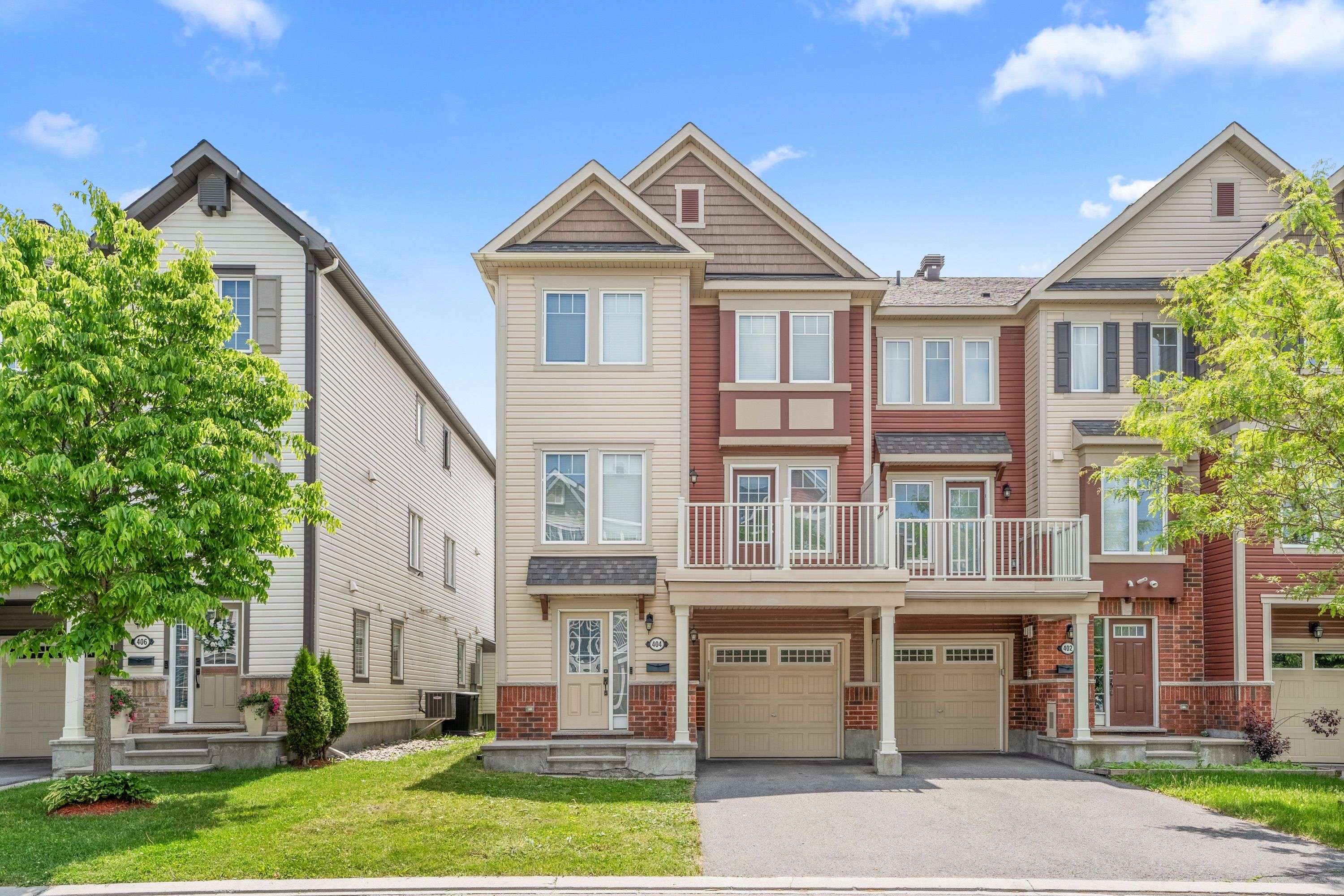 404 Rosingdale ST, Kanata, ON K2R 1G9