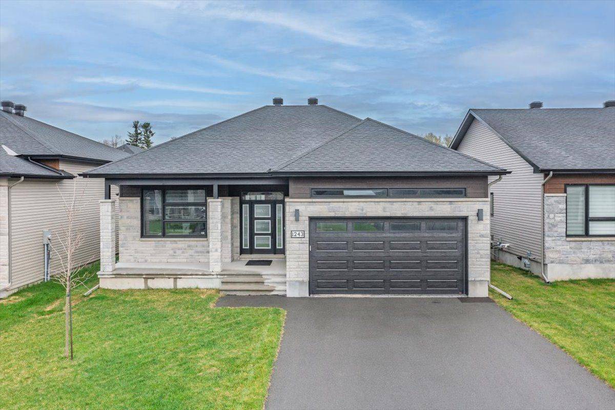 1243 Avignon ST, Russell, ON K0A 1W0