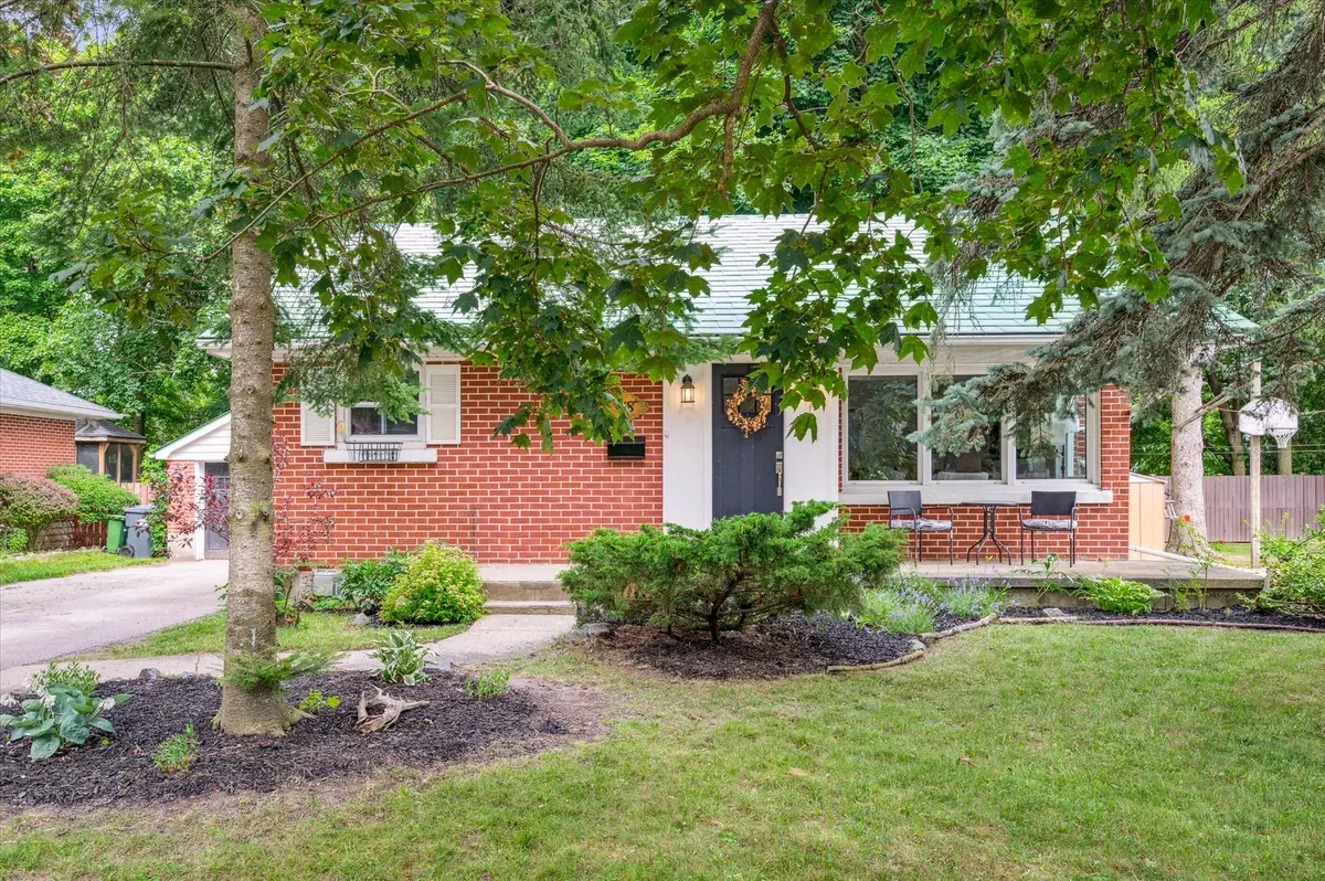 Guelph, ON N1H 1S3,28 Summit CRES