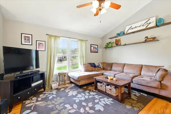 Vinton, VA 24179,1027 Alison LN